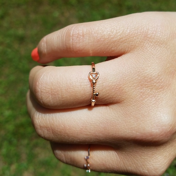 NEW Rose Gold Dainty Heart Key Stackable Ring - Picture 4 of 5